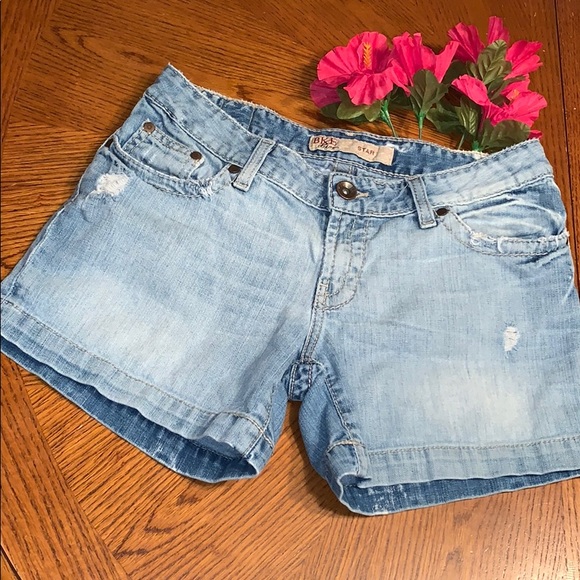 BKE Pants - 🦋BKE Denim Distressed SHORTS “Star” 28 Light wash